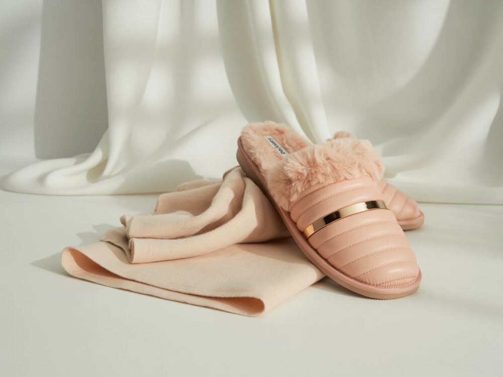 wygodne kapcie modowe